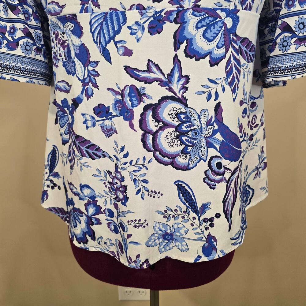 Women's C+D+M Blue Floral Short Sleeve Blouse | Size Large - Picture 8 of 11